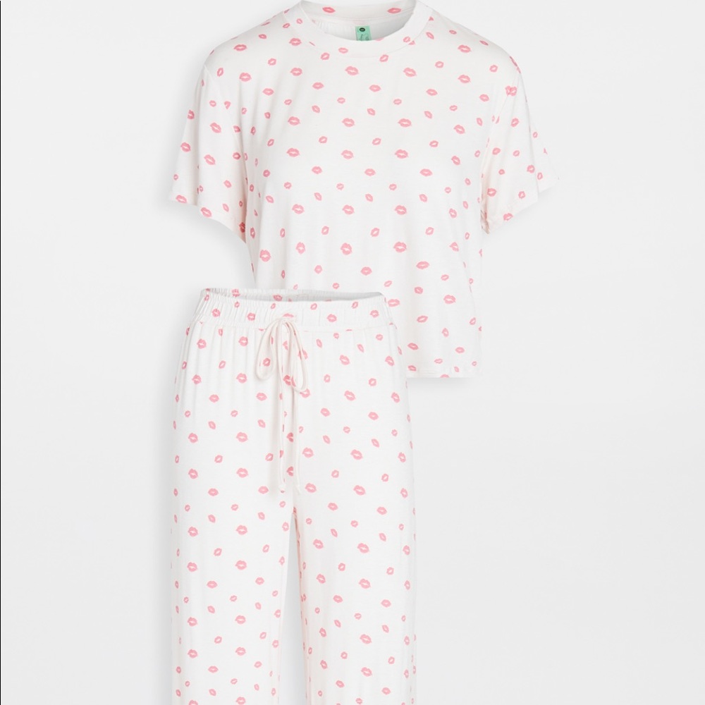 Honey Dew pink kisses PJ set